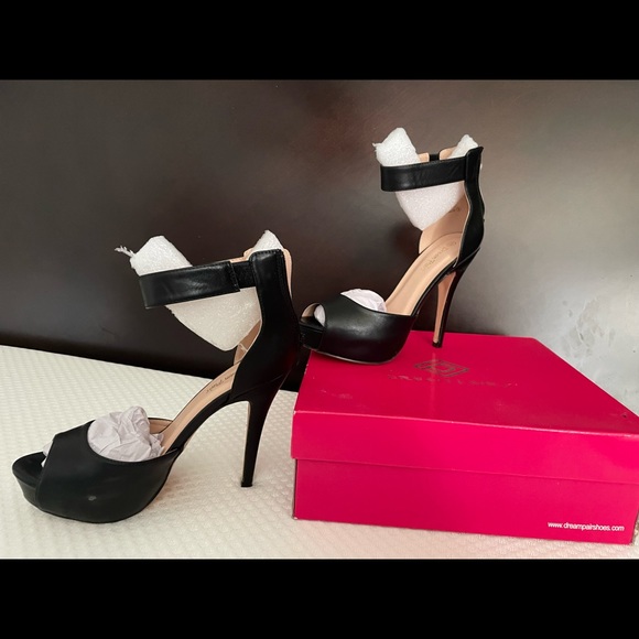 Great condition and kept wrapped in the box. Only worn once. - Picture 2 of 6